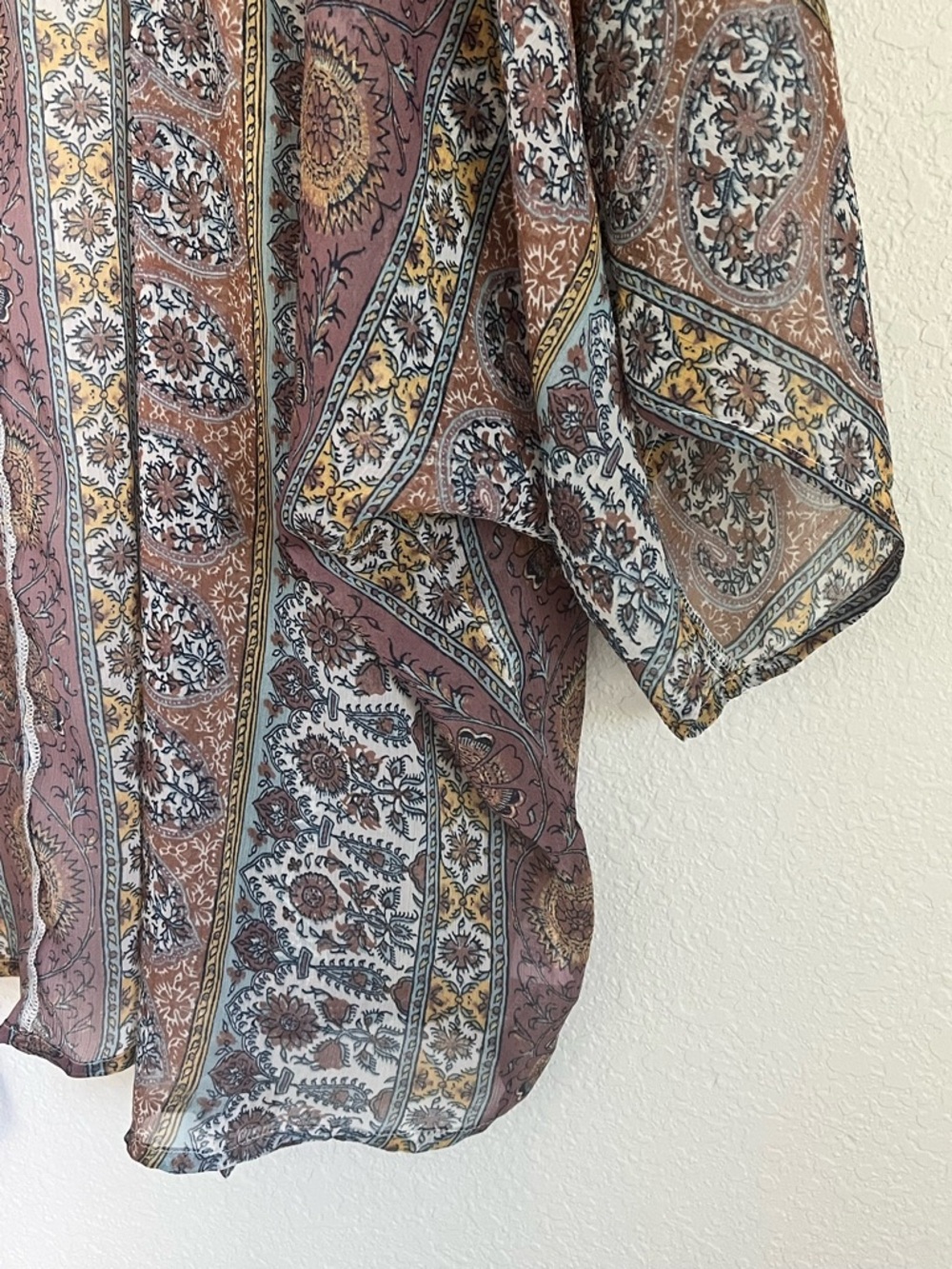 American Eagle Outfitters Mauve Paisley Sheer Kimono - Picture 2 of 4